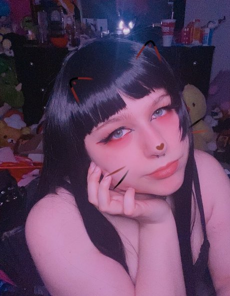 Nacktes geleaktes OnlyFans-Foto von Meowmyks