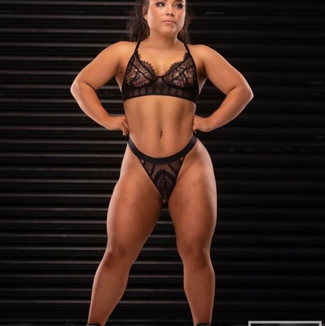 Nacktes geleaktes OnlyFans-Foto von Shannon Dacombe