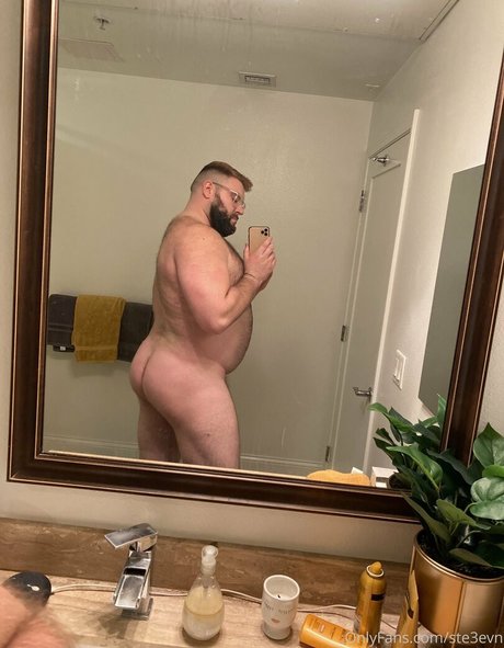 Nacktes geleaktes OnlyFans-Foto von Ste3evn