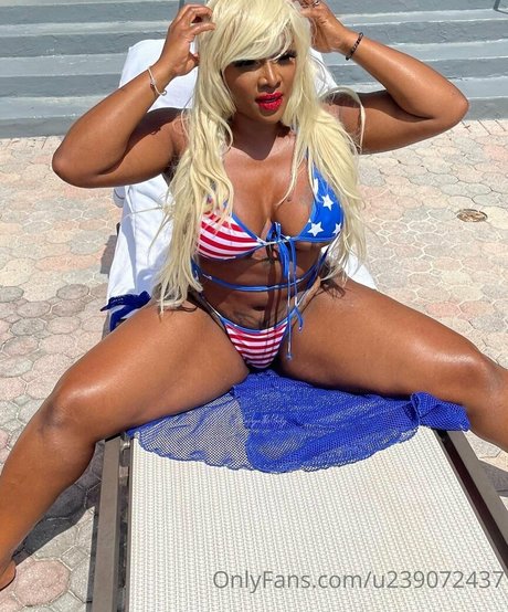 Nacktes geleaktes OnlyFans-Foto von Chanya The Body