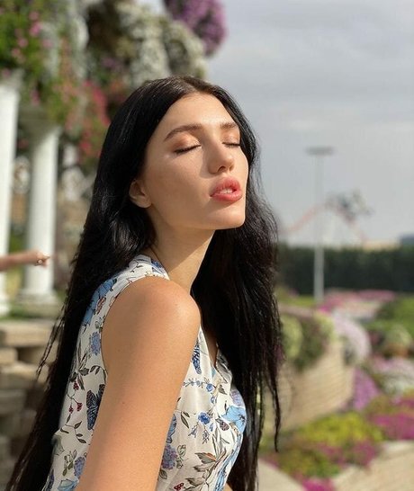 Nacktes geleaktes OnlyFans-Foto von Alina Enero