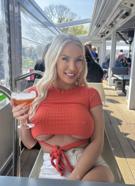 Nacktes geleaktes OnlyFans-Foto von Amber Mccall