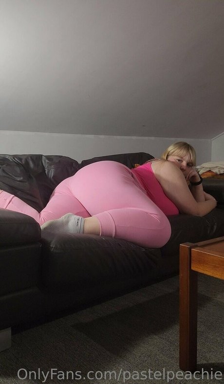 Nacktes geleaktes OnlyFans-Foto von Pastelpeachie