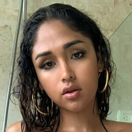 Nacktes geleaktes OnlyFans-Foto von Mademoisellegia