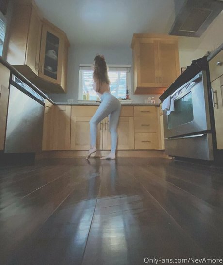 Nacktes geleaktes OnlyFans-Foto von Nevamore