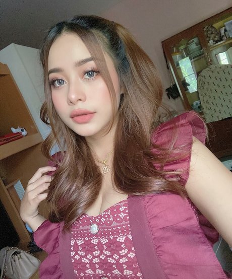 Nacktes geleaktes OnlyFans-Foto von Noonz Supattra