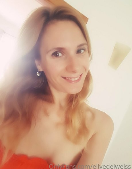 Nacktes geleaktes OnlyFans-Foto von Ellyedelweiss