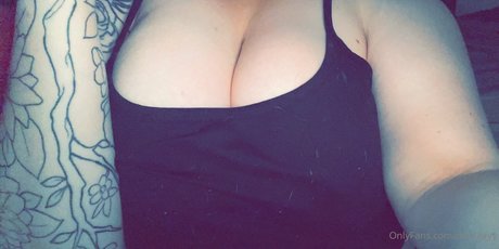 Nacktes geleaktes OnlyFans-Foto von Nikkiijayy