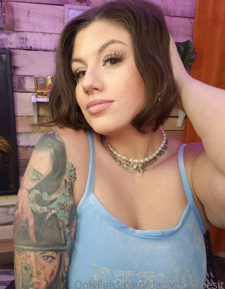Nacktes geleaktes OnlyFans-Foto von Daisydolldoesit