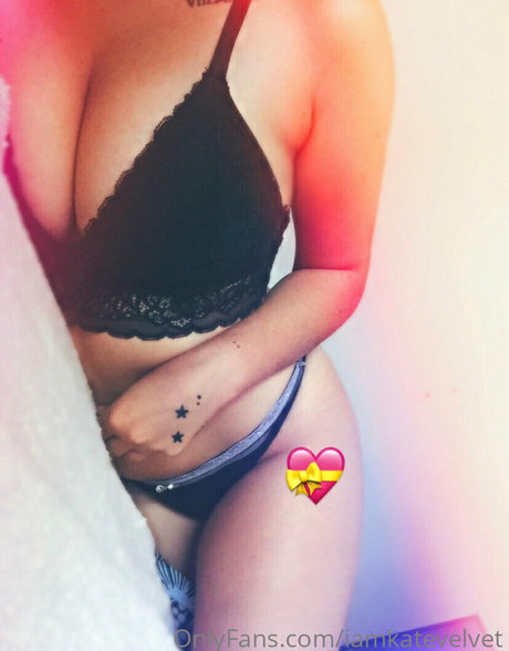 Nacktes geleaktes OnlyFans-Foto von Katerinavelvet