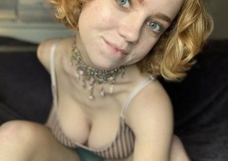 Nacktes geleaktes OnlyFans-Foto von Junestrawberriesfree