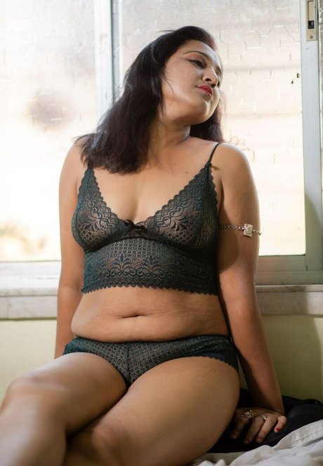 Nacktes geleaktes OnlyFans-Foto von Mili Debnath Nude