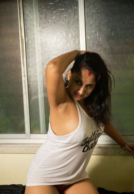 Nacktes geleaktes OnlyFans-Foto von Mili Debnath Nude
