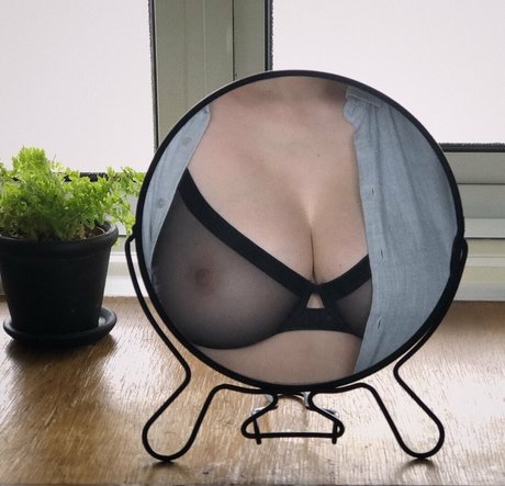 Nacktes geleaktes OnlyFans-Foto von Aatalante