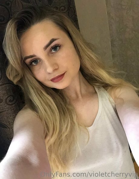 Nacktes geleaktes OnlyFans-Foto von Violetchery