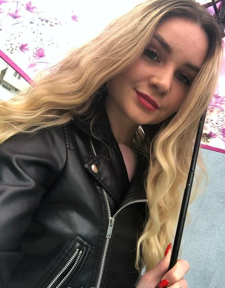 Nacktes geleaktes OnlyFans-Foto von Violetchery