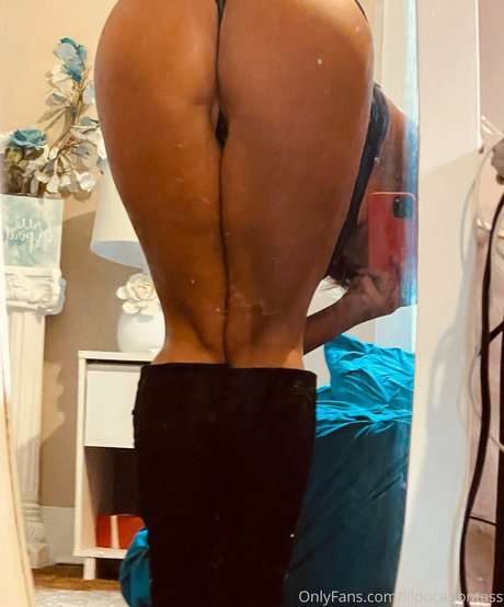 Nacktes geleaktes OnlyFans-Foto von Lilpocahontass