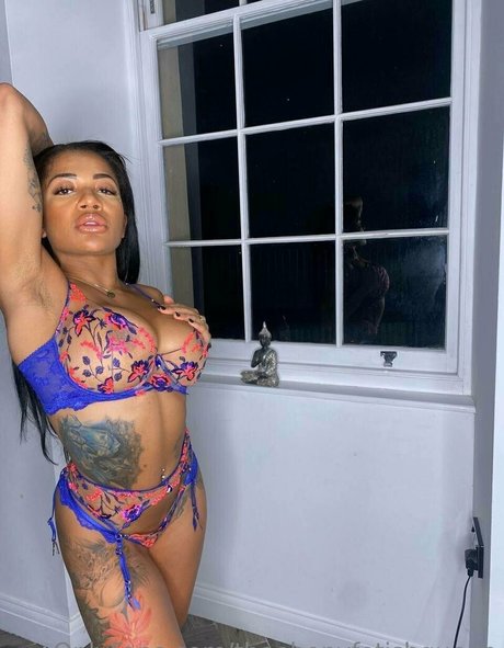 Nacktes geleaktes OnlyFans-Foto von Kikiluxxxe