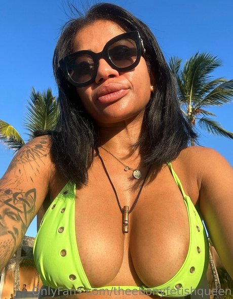 Nacktes geleaktes OnlyFans-Foto von Kikiluxxxe
