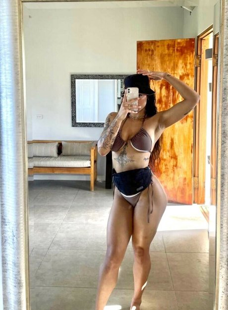 Nacktes geleaktes OnlyFans-Foto von Carissa Amaria