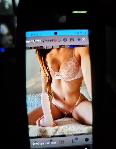 Nacktes geleaktes OnlyFans-Foto von Peachyhunni