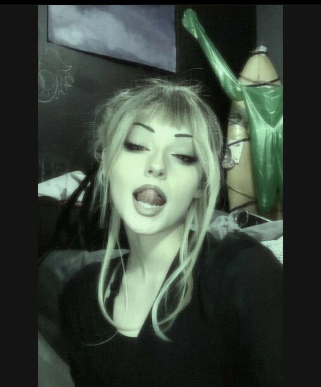 Nacktes geleaktes OnlyFans-Foto von Nivvky