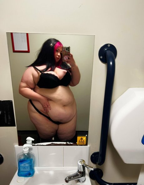 Nacktes geleaktes OnlyFans-Foto von Lana2002