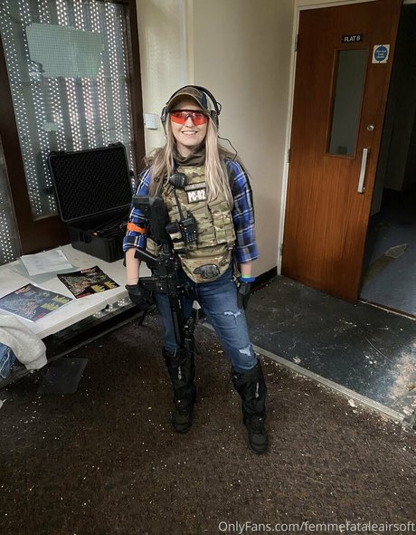 Nacktes geleaktes OnlyFans-Foto von Femmefataleairsoft