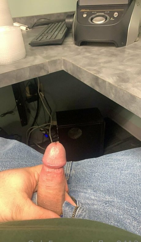 Nacktes geleaktes OnlyFans-Foto von Cflow9412