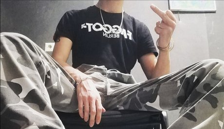 Nacktes geleaktes OnlyFans-Foto von Barebackfaggot