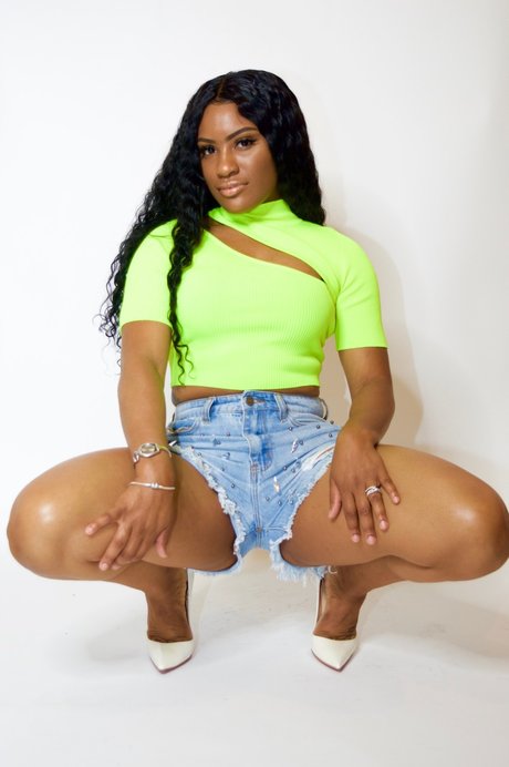Nacktes geleaktes OnlyFans-Foto von Made In July