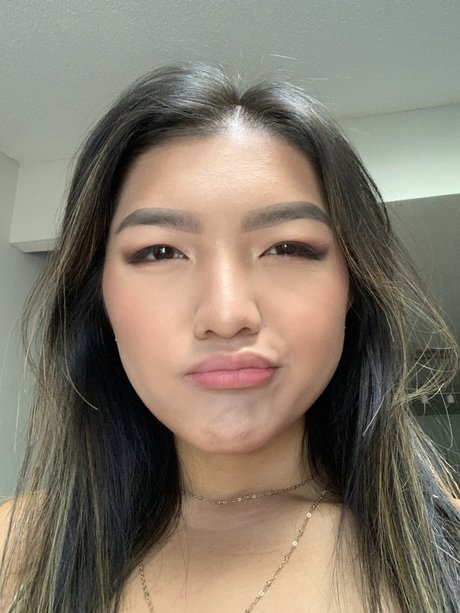 Nacktes geleaktes OnlyFans-Foto von Mia Chung