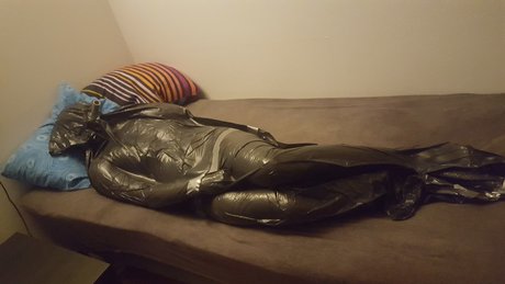 Nacktes geleaktes OnlyFans-Foto von Bdsm Mummification