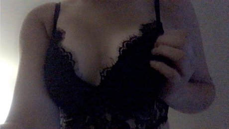Nacktes geleaktes OnlyFans-Foto von Bella Ramoz