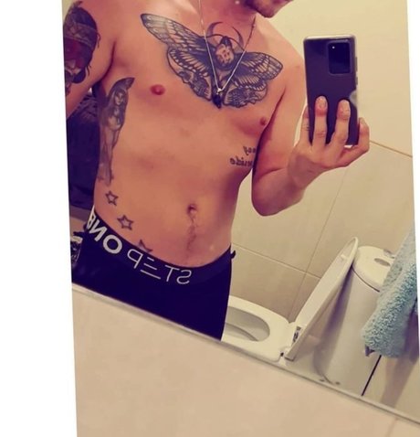 Nacktes geleaktes OnlyFans-Foto von Benji