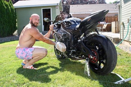 Nacktes geleaktes OnlyFans-Foto von Ben Arnold