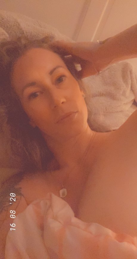 Nacktes geleaktes OnlyFans-Foto von Isabella