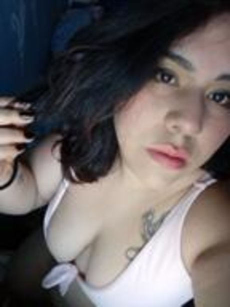 Nacktes geleaktes OnlyFans-Foto von Bellari