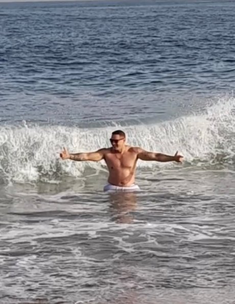 Nacktes geleaktes OnlyFans-Foto von Milan Thomson