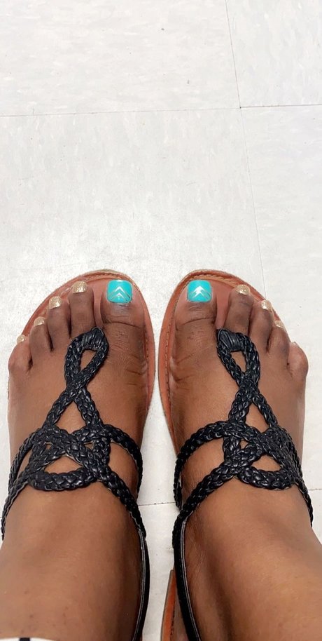 Nacktes geleaktes OnlyFans-Foto von Mystical Mistress Mila