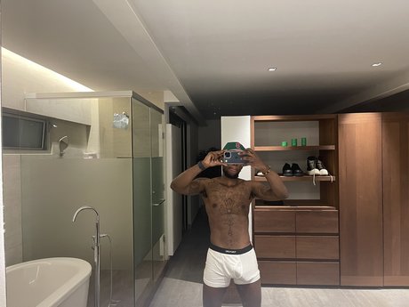Nacktes geleaktes OnlyFans-Foto von Big Jefe