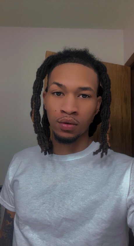 Nacktes geleaktes OnlyFans-Foto von Blasian Kiing