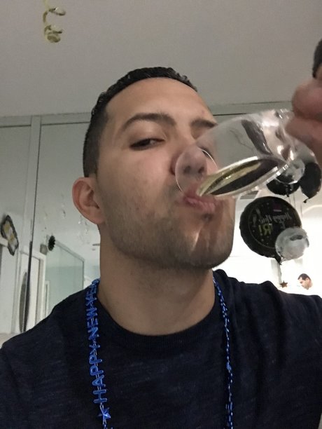 Nacktes geleaktes OnlyFans-Foto von Mikedick