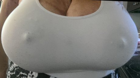 Nacktes geleaktes OnlyFans-Foto von Miya James