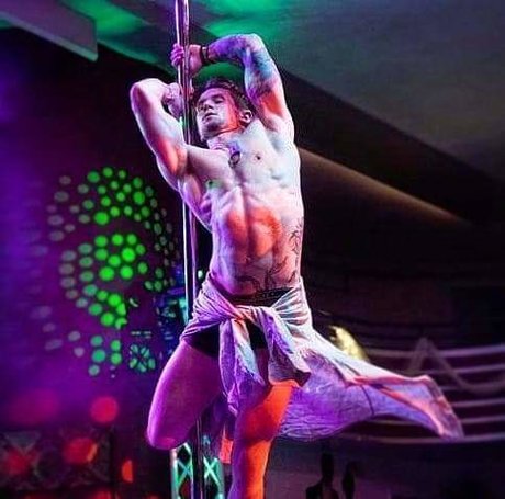 Nacktes geleaktes OnlyFans-Foto von Midwestpoleboy