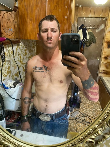 Nacktes geleaktes OnlyFans-Foto von Richard Alexander