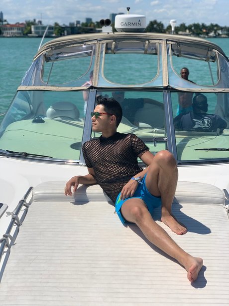 Nacktes geleaktes OnlyFans-Foto von Michael Dejano