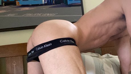 Nacktes geleaktes OnlyFans-Foto von Bigandmilky