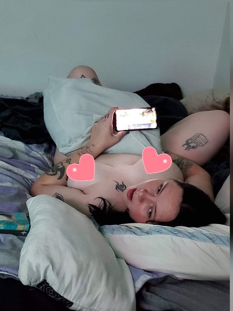 Nacktes geleaktes OnlyFans-Foto von Goat Girl