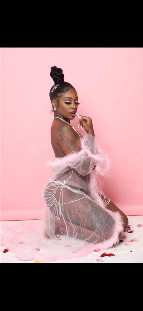 Nacktes geleaktes OnlyFans-Foto von Milanthemilf